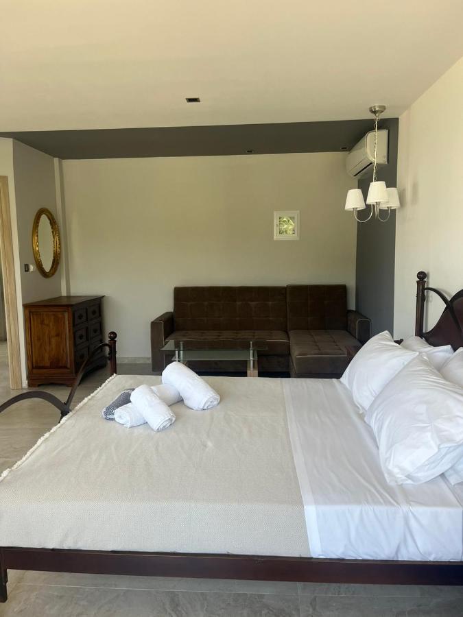 Suites Ris Néa Péramos Extérieur photo